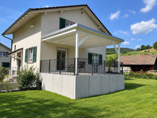 Ab 01.12.2026 Familienfreundliches 5-Zimmer-Haus mit Garten und überdachtem Sitzplatz in Erschwil 1