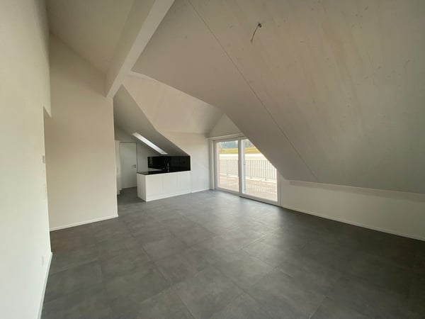 Charmante und helle 4.5 Zimmer-Maisonette-Wohnung 2