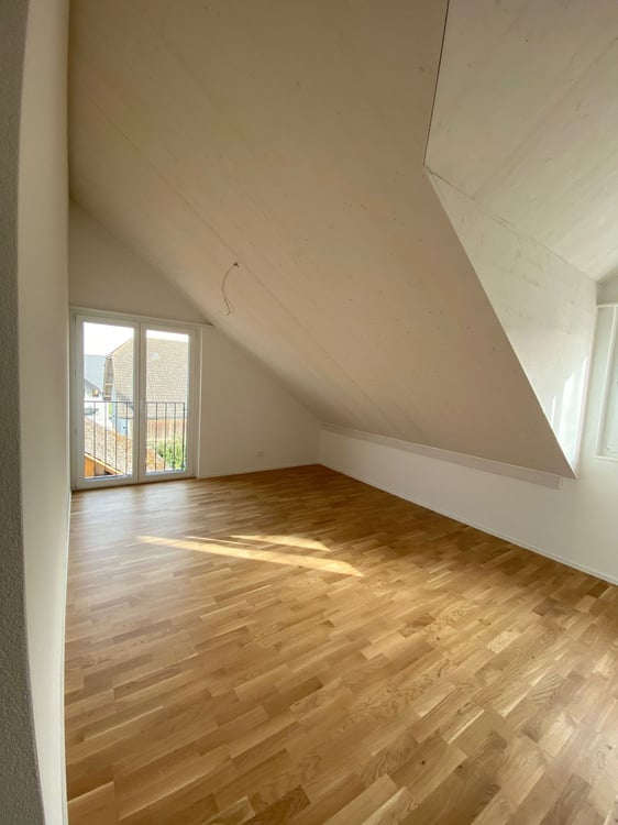 Charmante und helle 4.5 Zimmer-Maisonette-Wohnung 6