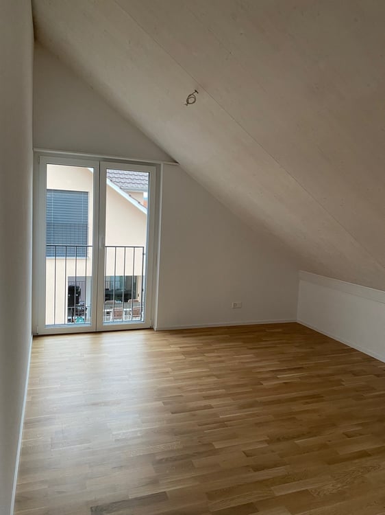Charmante und helle 4.5 Zimmer-Maisonette-Wohnung 8
