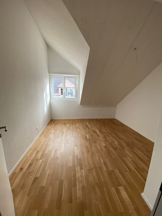Charmante und helle 4.5 Zimmer-Maisonette-Wohnung 5