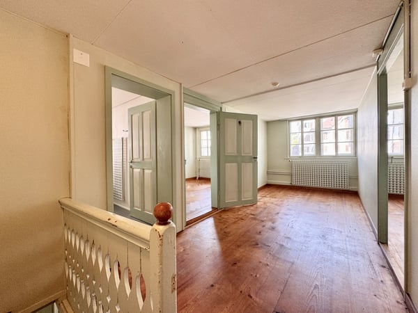 Schöne grosszügige Altbau Maisonette Wohnung im Landhausstil 8
