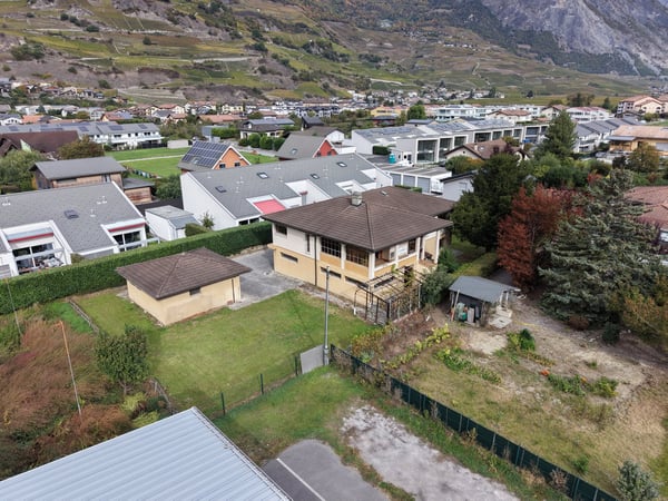 Villa à Saillon – beaux volumes et potentiel de modernisation 3