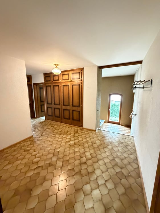 Villa à Saillon – beaux volumes et potentiel de modernisation 27