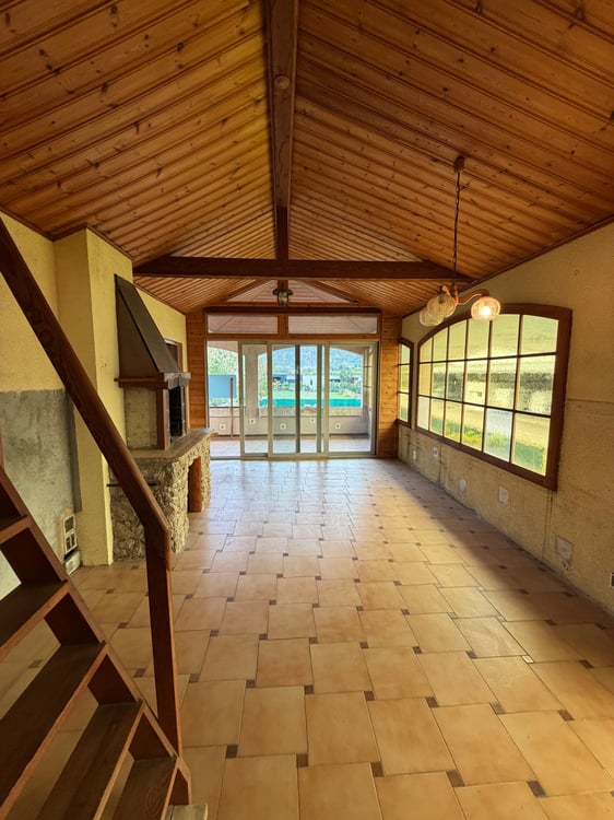 Villa à Saillon – beaux volumes et potentiel de modernisation 35