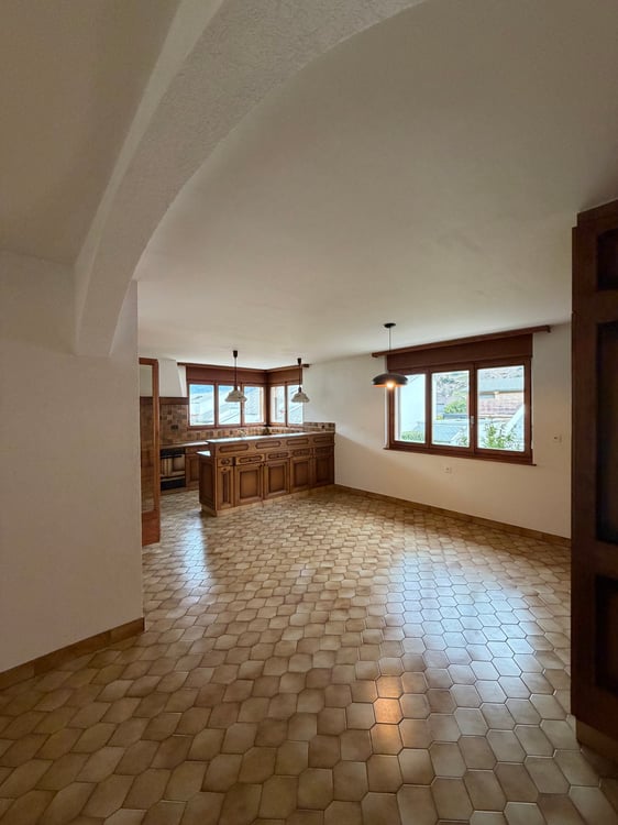 Villa à Saillon – beaux volumes et potentiel de modernisation 33
