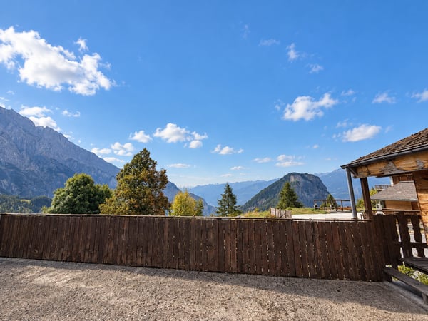 Chalet chaleureux de 4,5 pièces avec vue et garage à Chamoson 9