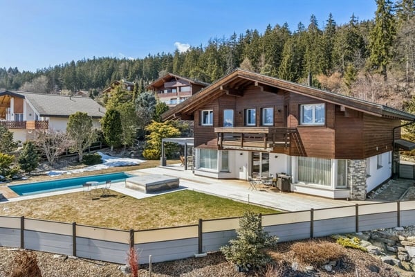 Magnifique propriété avec mazot indépendant et piscine extérieure 1