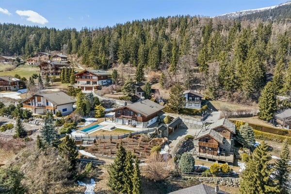 Magnifique propriété avec mazot indépendant et piscine extérieure 4