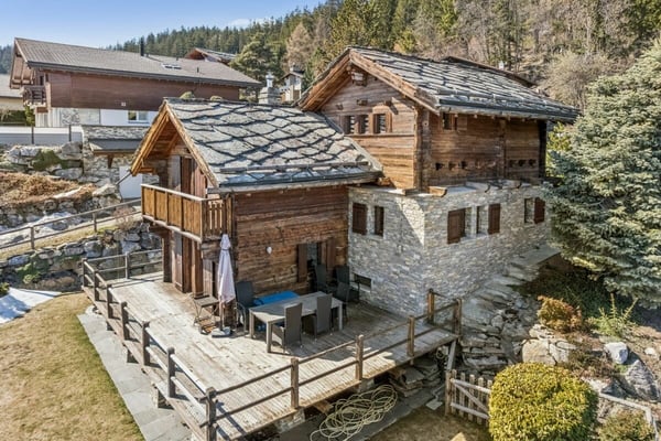 Magnifique propriété avec mazot indépendant et piscine extérieure 3