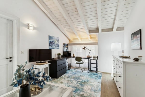 Magnifique propriété avec mazot indépendant et piscine extérieure 13