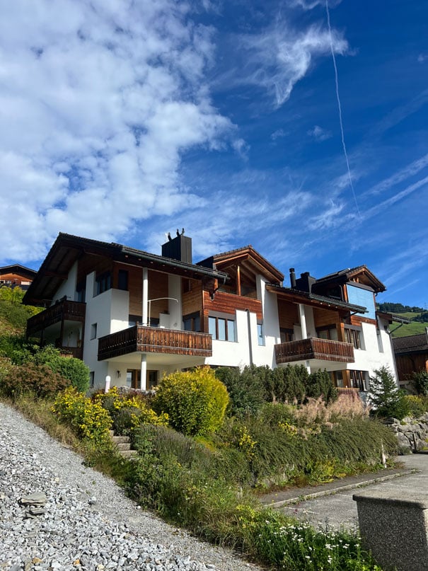 Immobilie in Waltensburg/vuorz - DieschöneWohnunginWaltensburginunmittelbarerNähezumSkigebietBreil/Brigels - Bild 1
