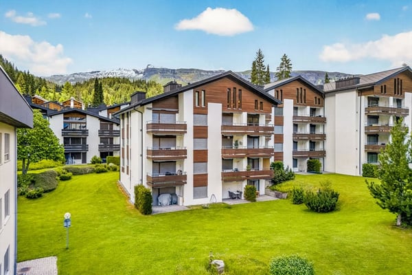 Die exklusive Traumwohnung an bester Lage mit Ski-in und Ski-out in Laax Murschetg 2