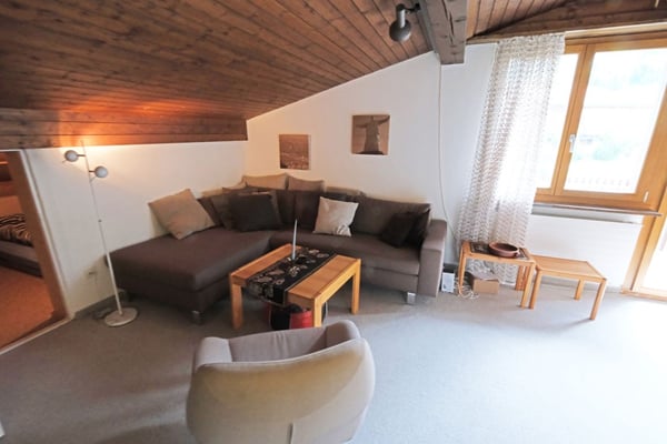 Eine Wohlfühl-Wohnung in Obersaxen Misanenga 3