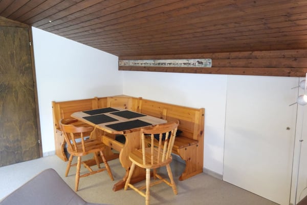 Eine Wohlfühl-Wohnung in Obersaxen Misanenga 6