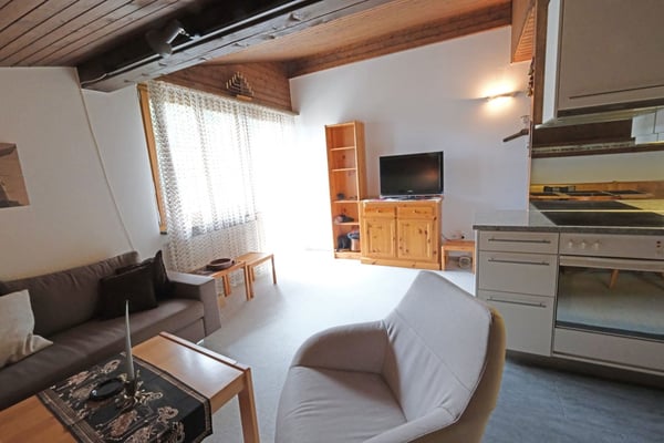Eine Wohlfühl-Wohnung in Obersaxen Misanenga 4