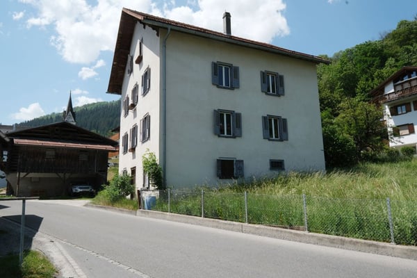 Das grosse Dreifamilienhaus in Schluein bei Ilanz/Glion 14