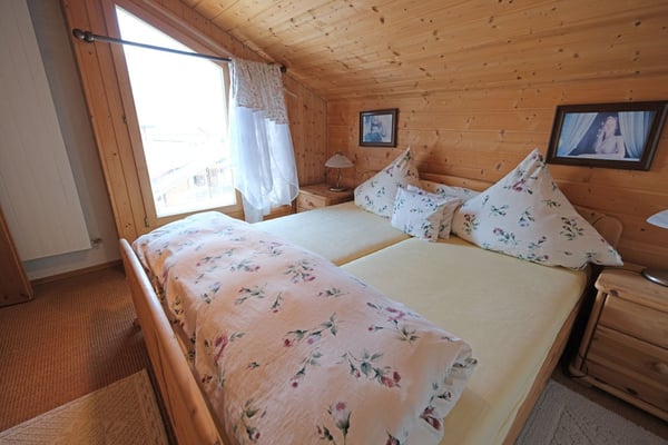 Eine 2.5-Zimmer-Wohnung mit Galerie an bester Lage in Laax 7