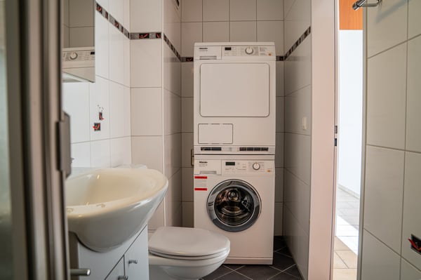 Moderne 4.5-Zimmer-Wohnung mit Jurablick in Biel 12