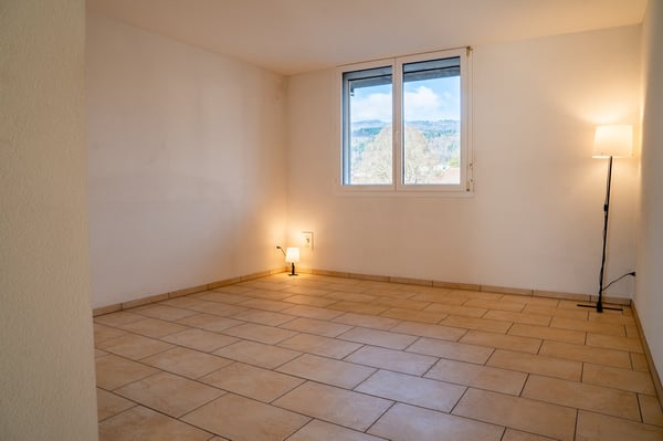 Moderne 4.5-Zimmer-Wohnung mit Jurablick in Biel 8