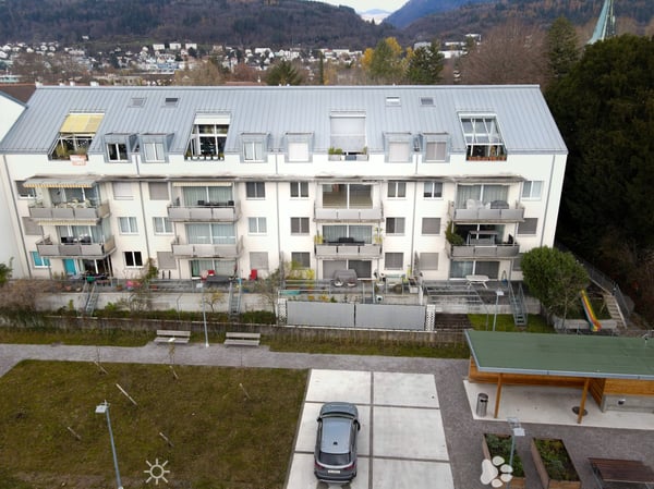 Moderne 4.5-Zimmer-Wohnung mit Jurablick in Biel 1