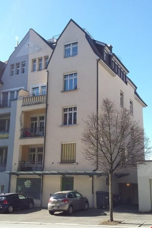 BEFRISTET bis Ende April 1016 - Charmante Dachwohnung mit Dachterrasse über Zürich! 2