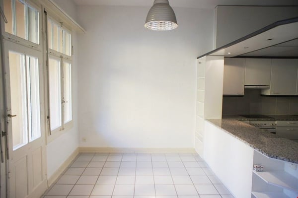 BEFRISTET bis Ende April 2026 - geräumig, hell und top zentral! 3