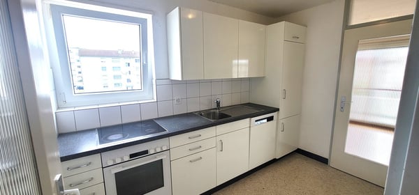 Generöses Wohnen - top modern mit Balkon im Grünen! 2