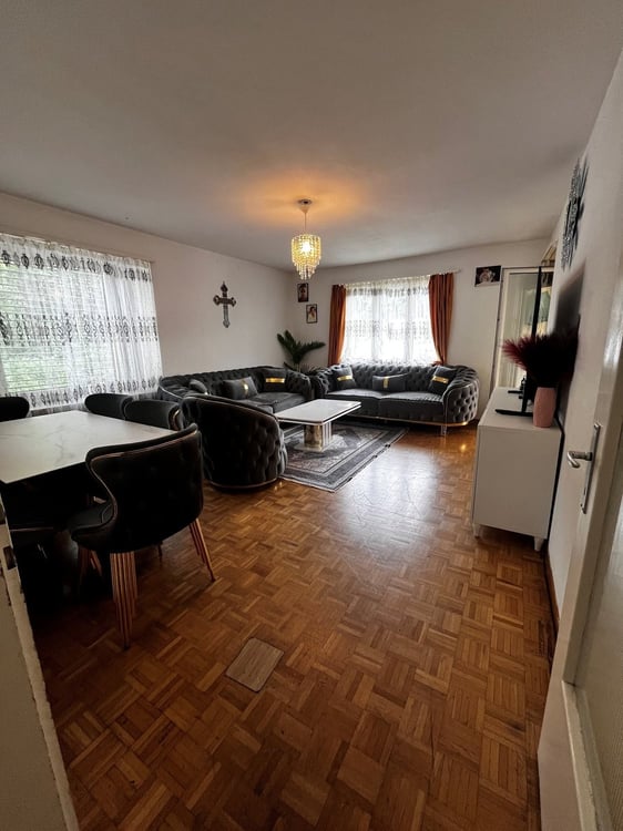 Sonnendurchflutet wohnen mit Balkon im Grünen! 2