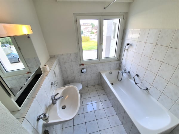 Grösszügiger Grundriss, modern und mit sonnigem Balkon! 7
