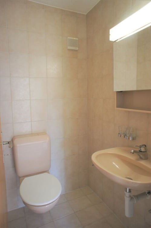 Modern, zentral gelegen, mit grossem Balkon im Grünen! 11
