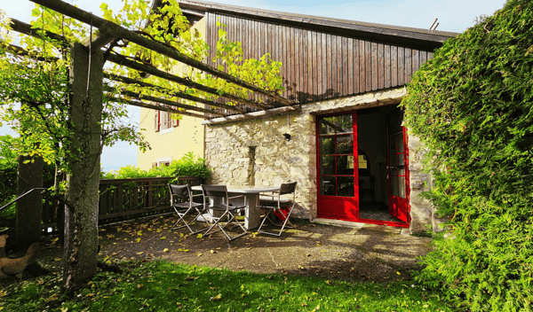 Maison de charme à Brent avec une magnifique vue sur le lac Léman 2