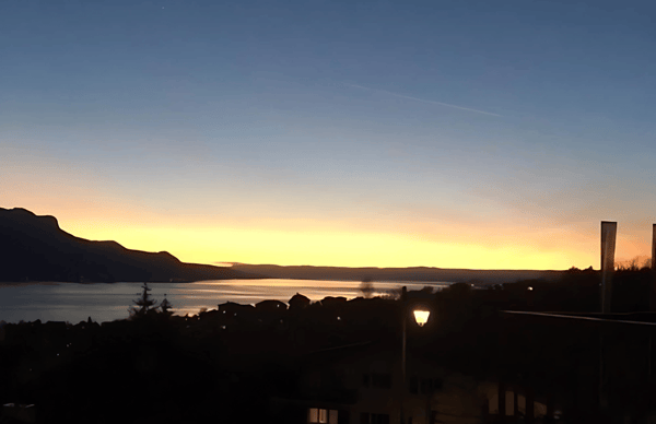 Maison de charme à Brent avec une magnifique vue sur le lac Léman 10