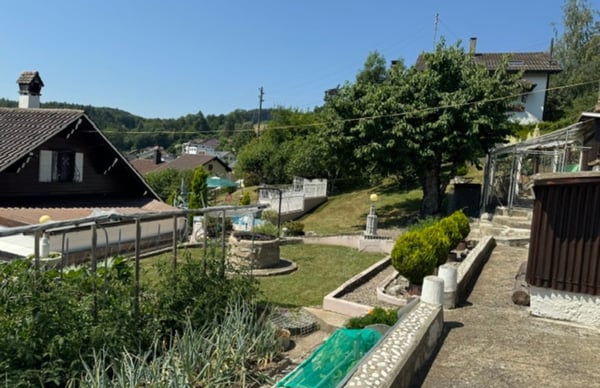 Maison individuelle de 8 pièces et 5 garages (vente à terme à 5 ans) 8