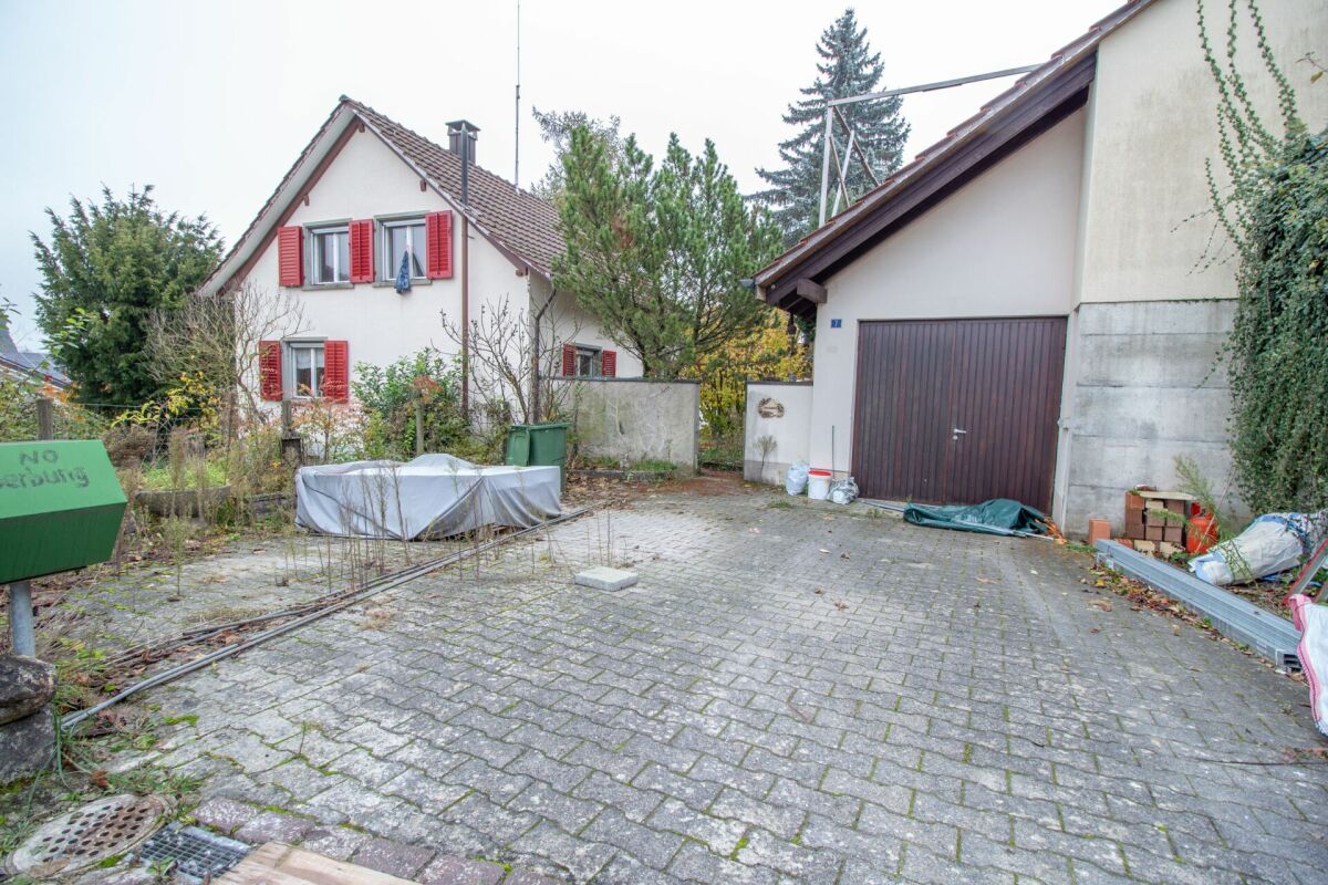 Einfamilienhaus mit grosszügigem Grundstück von 996 m²