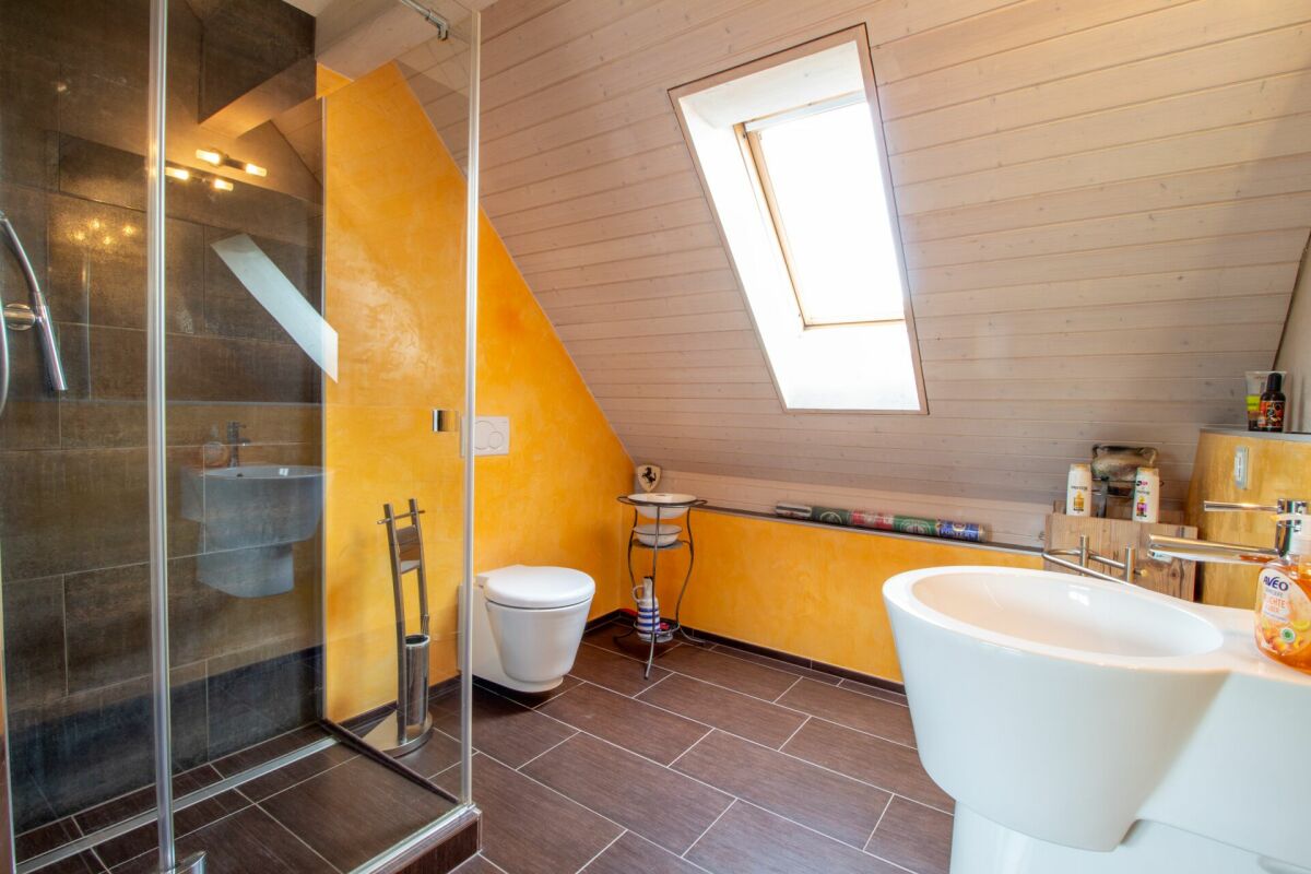 5.5-Zimmer-Doppeleinfamilienhaushälfte mit ausgebautem Dachstock und Aussicht