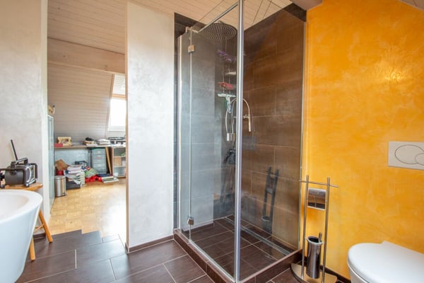 5.5-Zimmer-Doppeleinfamilienhaushälfte mit ausgebautem Dachstock und Aussicht 21