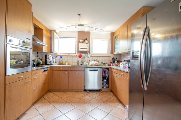 5.5-Zimmer-Doppeleinfamilienhaushälfte mit ausgebautem Dachstock und Aussicht 10
