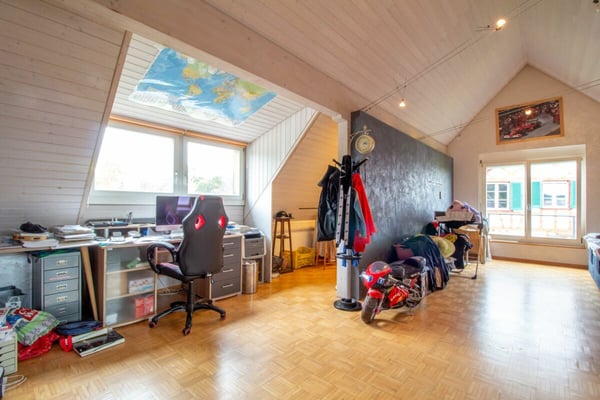 5.5-Zimmer-Doppeleinfamilienhaushälfte mit ausgebautem Dachstock und Aussicht 17
