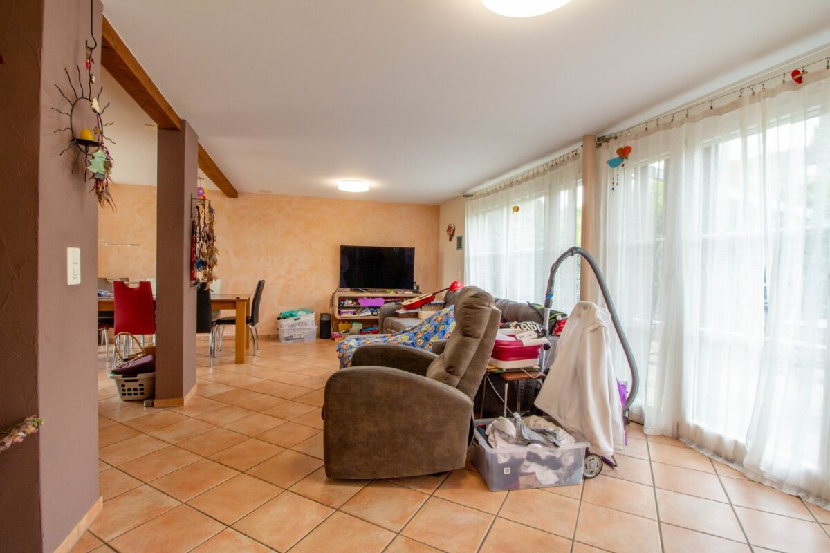 5.5-Zimmer-Doppeleinfamilienhaushälfte mit ausgebautem Dachstock und Aussicht