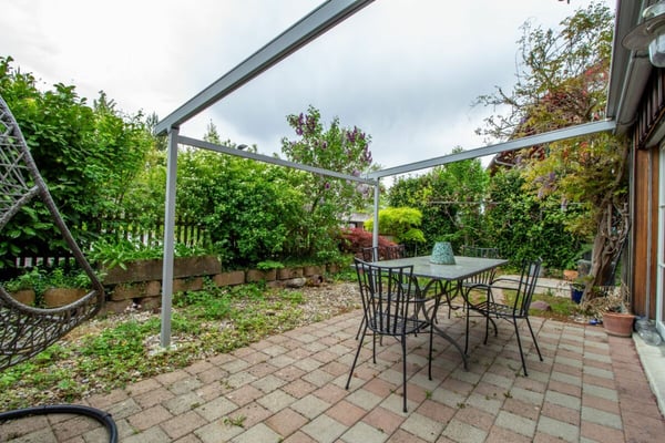 5.5-Zimmer-Doppeleinfamilienhaushälfte mit ausgebautem Dachstock und Aussicht 6