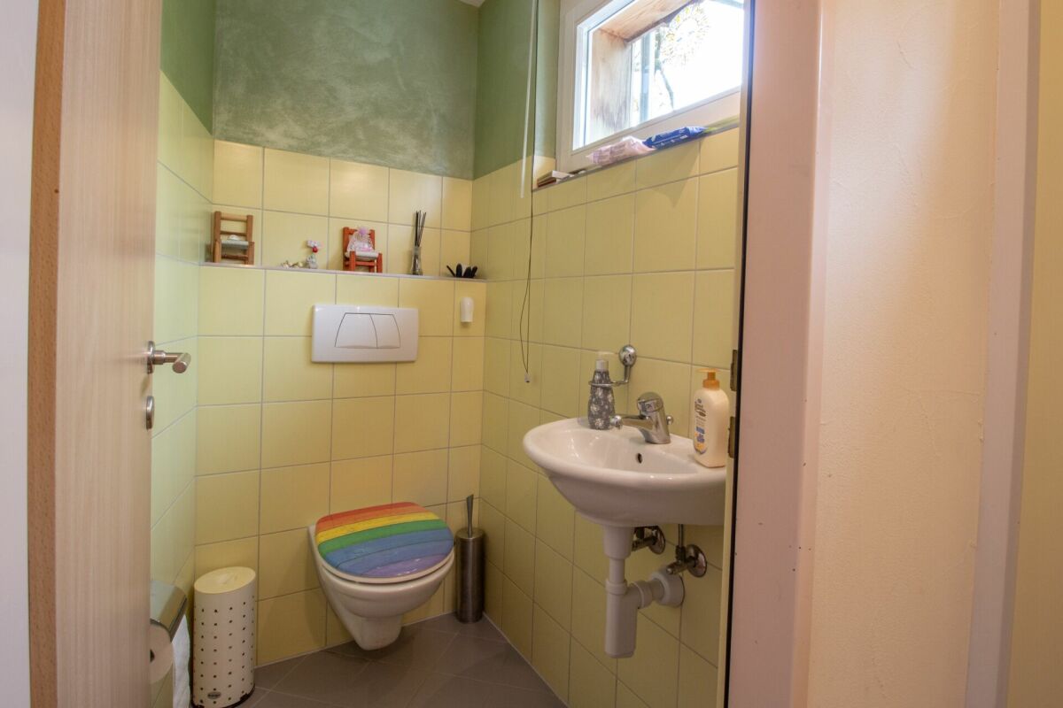 5.5-Zimmer-Doppeleinfamilienhaushälfte mit ausgebautem Dachstock und Aussicht