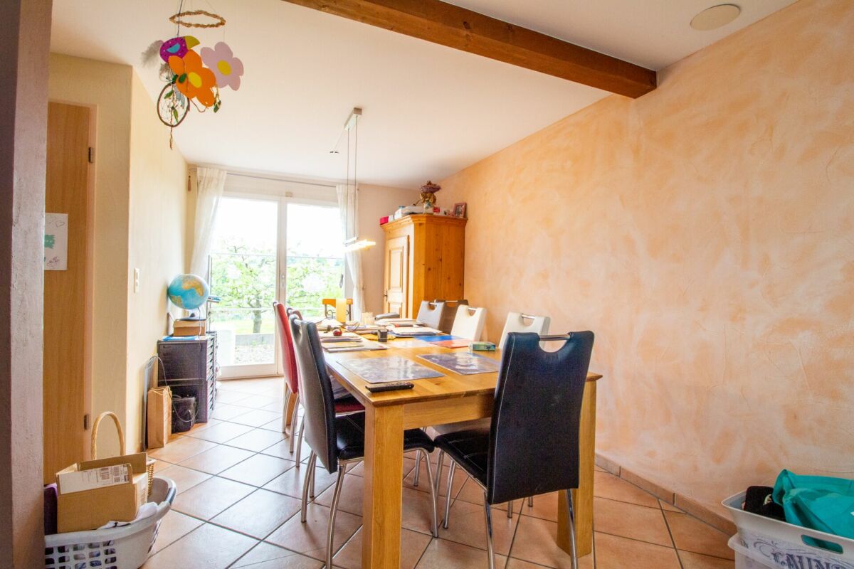 5.5-Zimmer-Doppeleinfamilienhaushälfte mit ausgebautem Dachstock und Aussicht