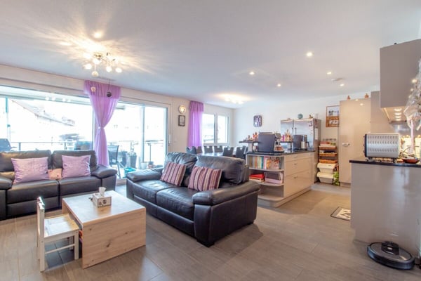 Familienfreundliche 4.5 Zimmer Wohnung mit Balkon und ca. 121m2 Wohnfläche in Pfungen