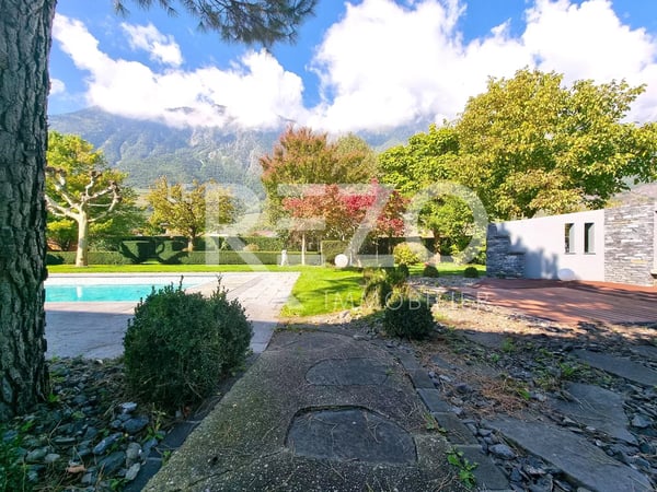 Architect-designed villa with swimming pool and sauna - Fully 10