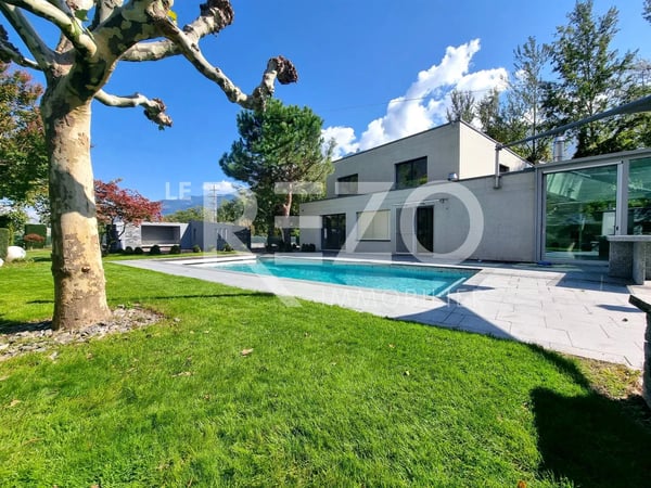 Architect-designed villa with swimming pool and sauna - Fully 6