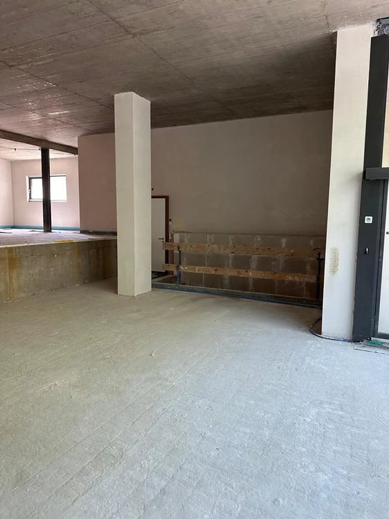 A vendre local commercial en plein coeur de Sion 10