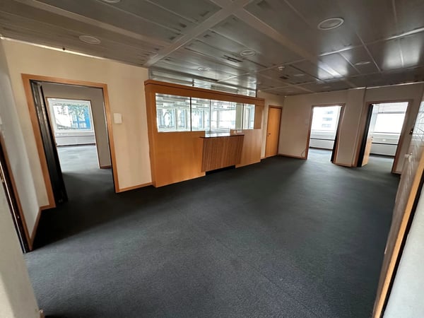 Grand bureau à louer idéalement situé au centre-ville de Sion 8