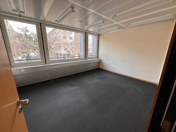 Grand bureau à louer idéalement situé au centre-ville de Sion 7