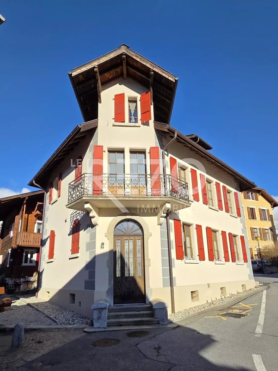 Maison villageoise individuelle + 2.1 pièces - Entièrement rénovés - Sierre 1